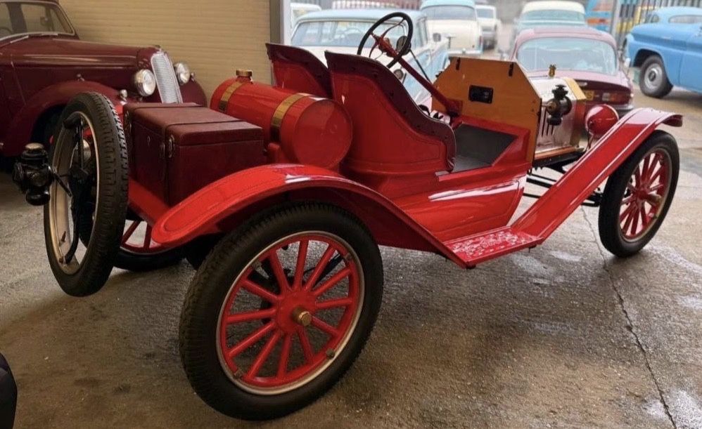 Masina de epoca  de inchiriat