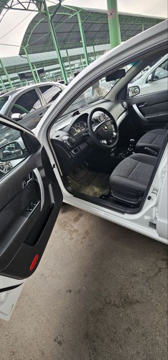 Nexia3 yaxshi holatda