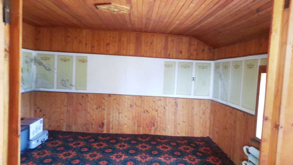 Уютна, триетажна къща от собственик с 4.5 декара двор на 50км от Варна