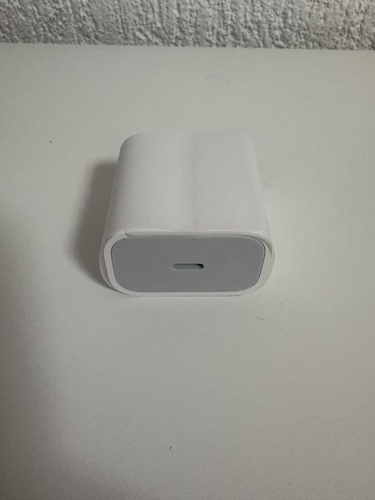 Американско зарядно Apple (оригинален адаптер)