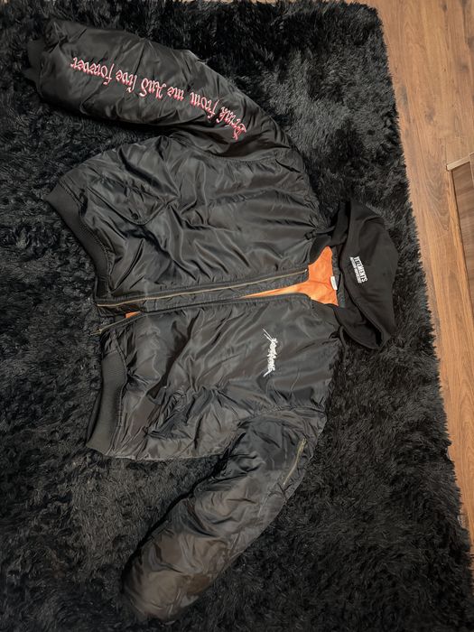 Бомбер vetements