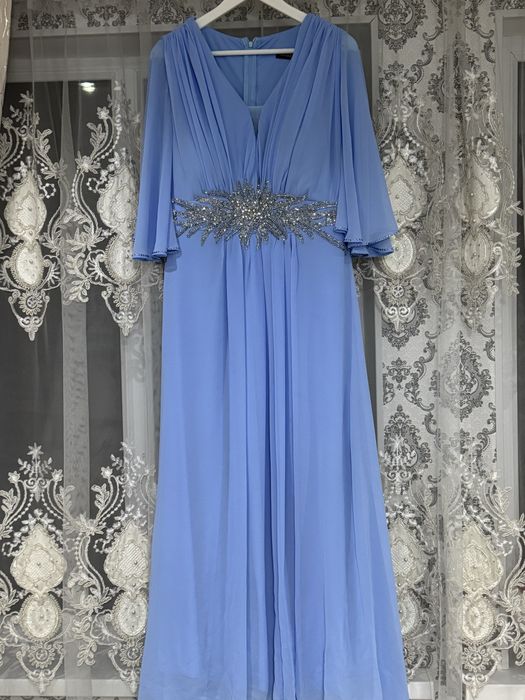 Продам вечерние платья