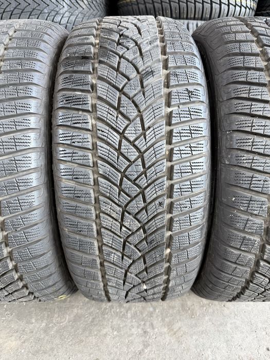 235/50/17 GOODYEAR 4бр