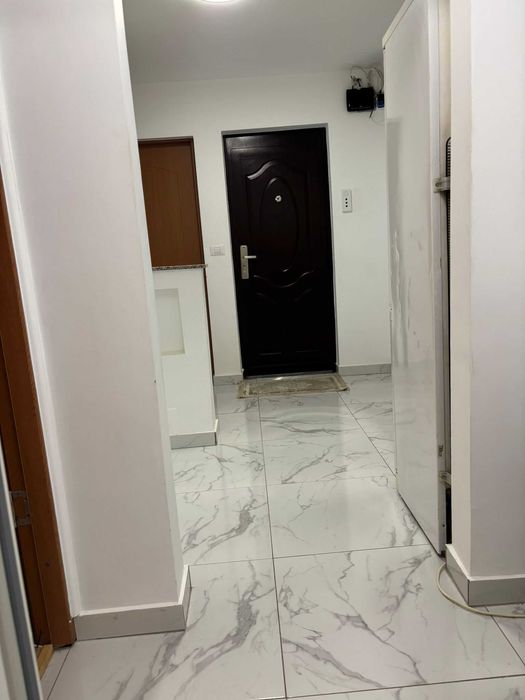Ofer spre inchiriere apartament decomandat in Radauti