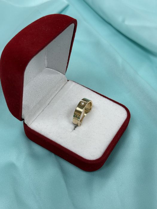 Золотое кольцо с фианитами