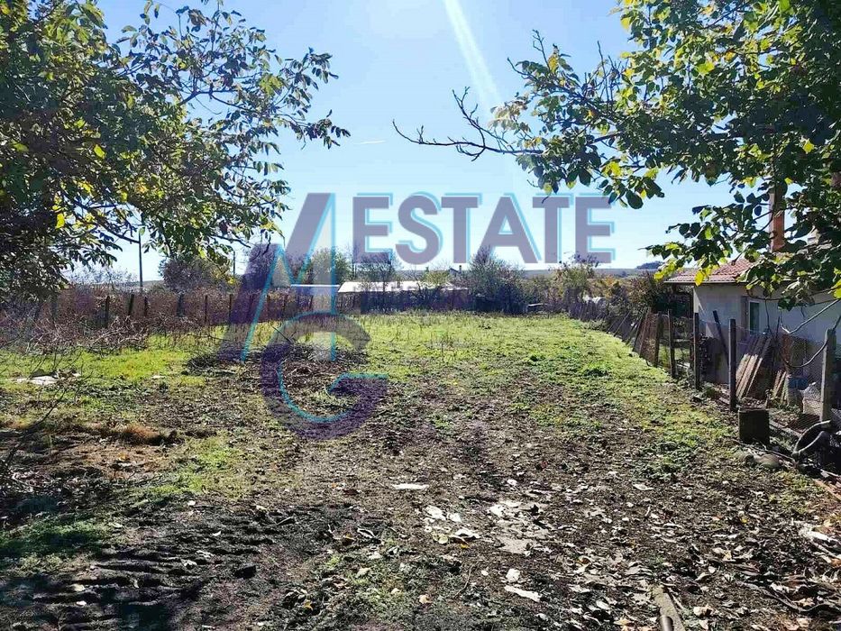 Парцел с ток и вода - площ 780 кв.м. в село Полски извор, Бургас