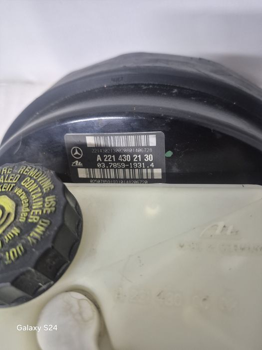 Тормозной вакум Mercedes W221