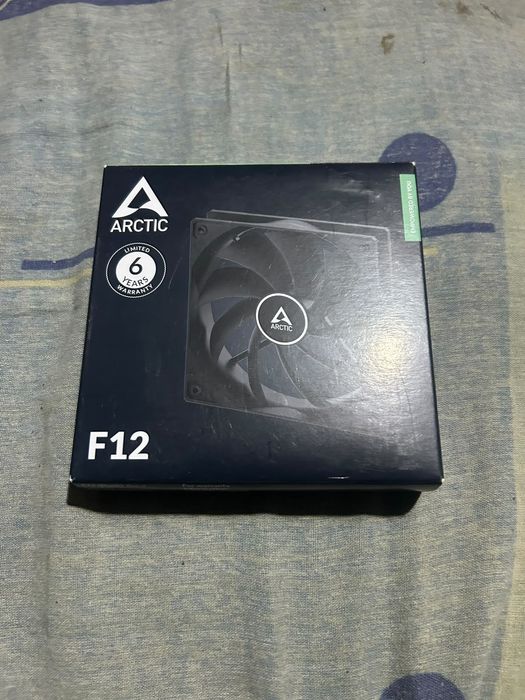 Vând ventilatoare Artic F12 și spliter