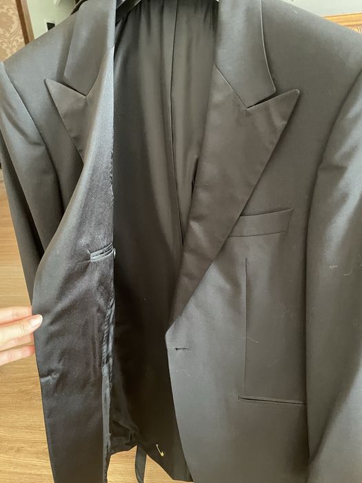 Продам смокинг Hugo Boss б/у