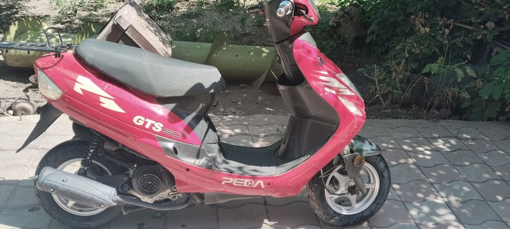 продаются 2 мопеда очень дёшево