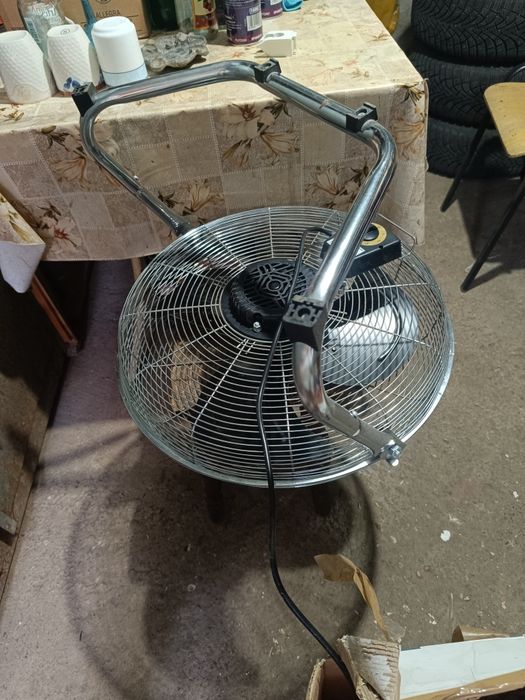 Ventilator electric