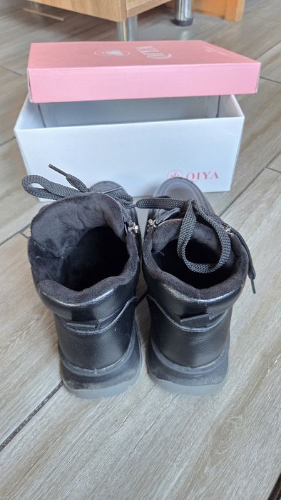 Продам весенние ботинки