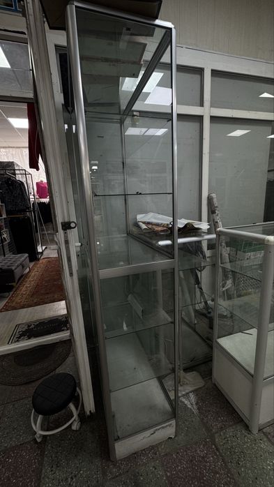 СРОЧНО Продам стеклянные алюминиевые витрины