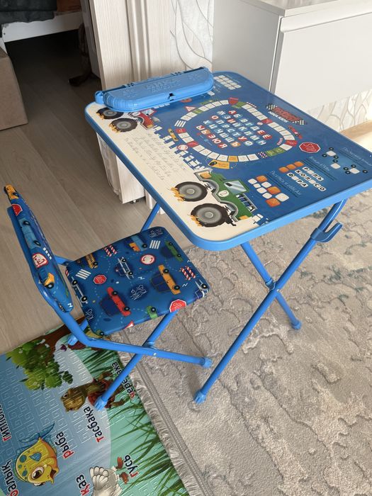 Продам детский стол и стул