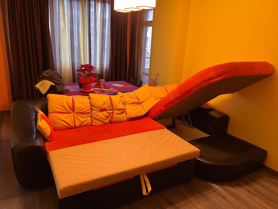 Ъглов диван функция сън