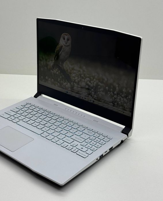 Msi SOWRD Core i7 - 11800H [ 11-avlod ]