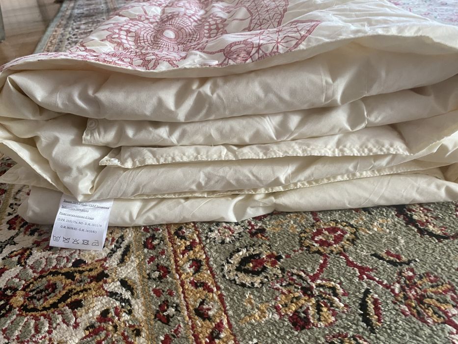 Продам легкое всесезонное одеяло