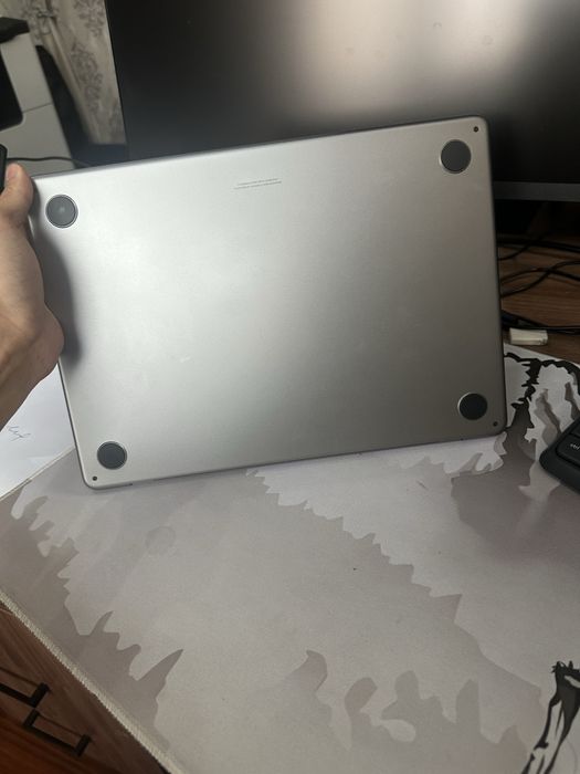 Продам MacBook m3 16gb 2024