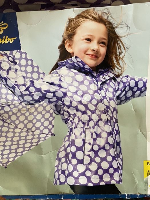 Куртка-дождевик из Германии. Подклад из трикотажа. На 4-5 лет