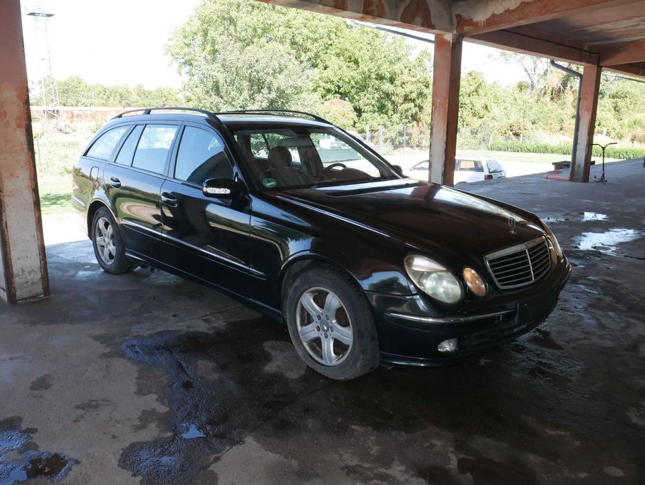 Mercedes-Benz E-Class (W211) на части в описанието