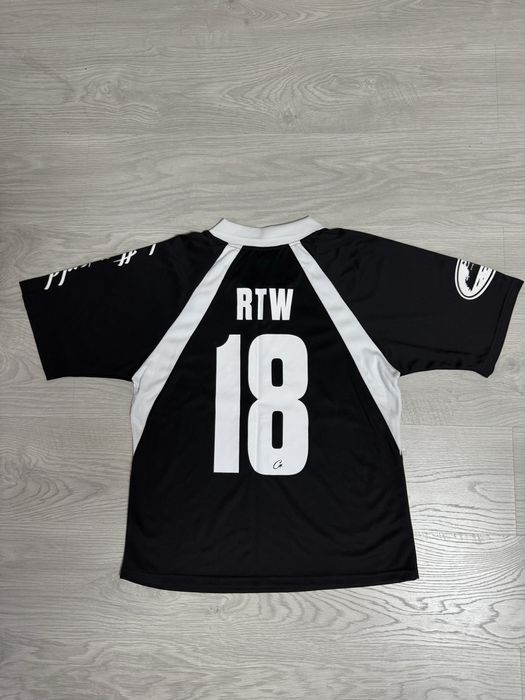 Продаю футболку Cortez