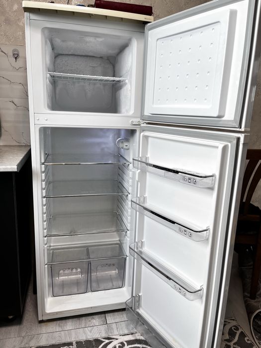 Холодельник артел сотилади