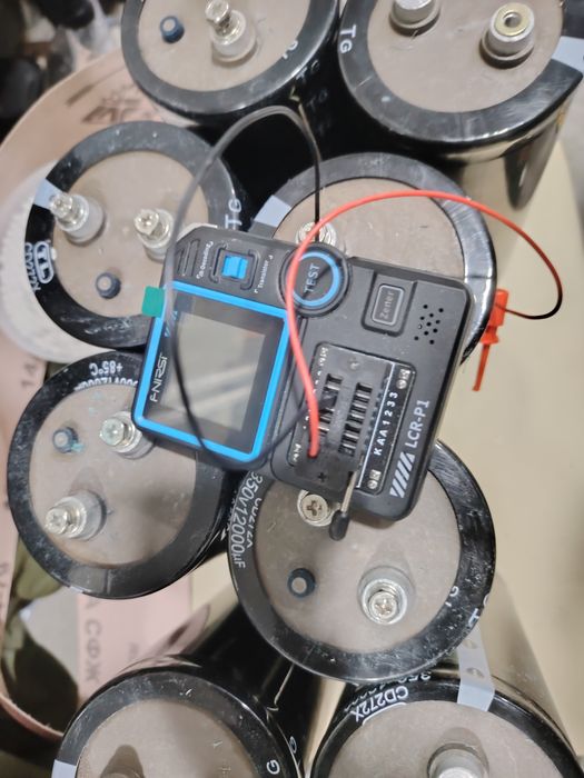 CD272X конденцатор электролитический 
350v12000uF 
+85oC 3
CD272X 
350