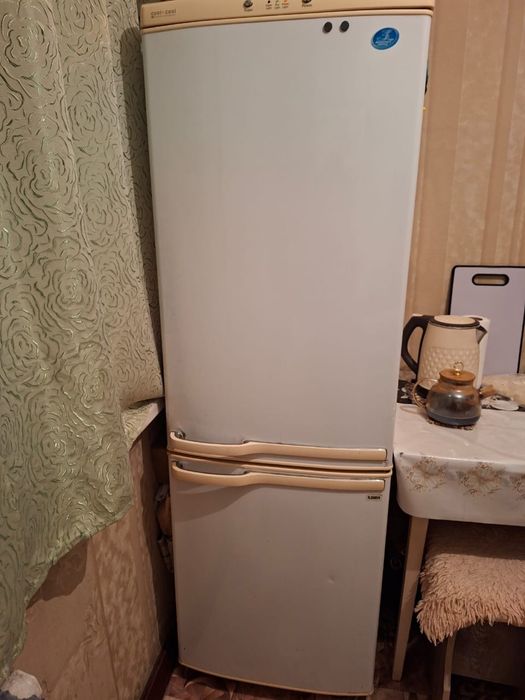 Продам холодильник
