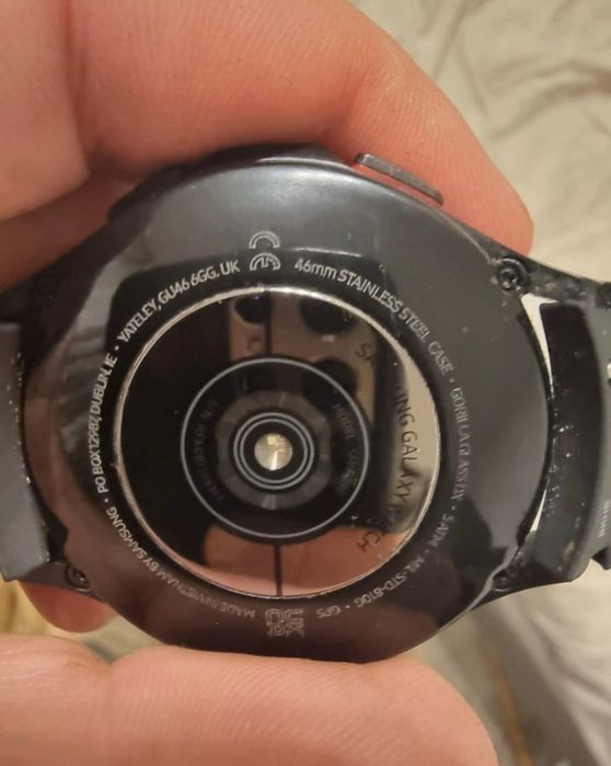 Smartwatch Samsung Galaxy Watch 4 Classic 46 mm – stare foarte bună – încărcător wireless inclus
