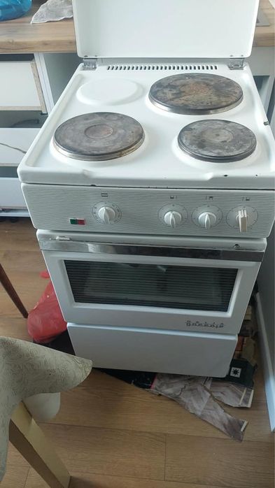 Плита с духовкой