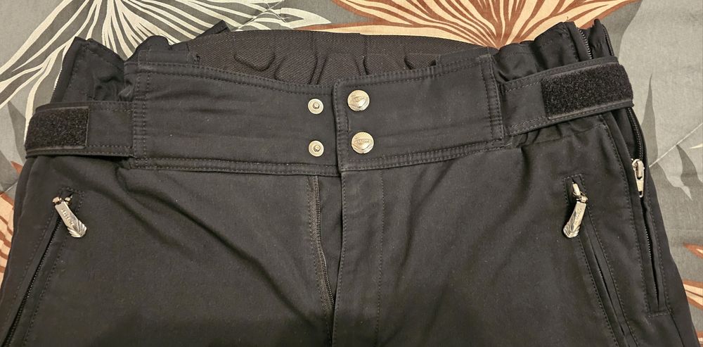 Ски екип Descente