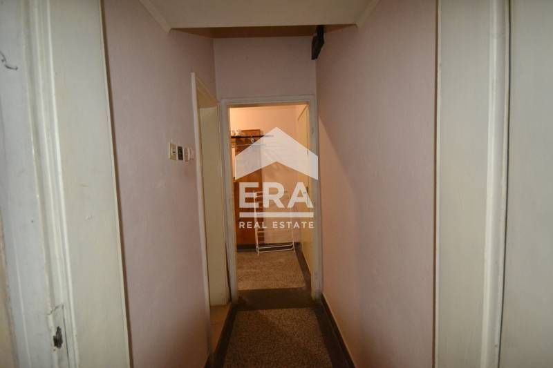 Продава се Тристаен апартамент в Хасково, Център - 83 кв.м за 977 €/кв.м - Снимка #3