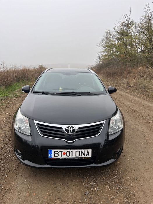 Toyota Avensis.