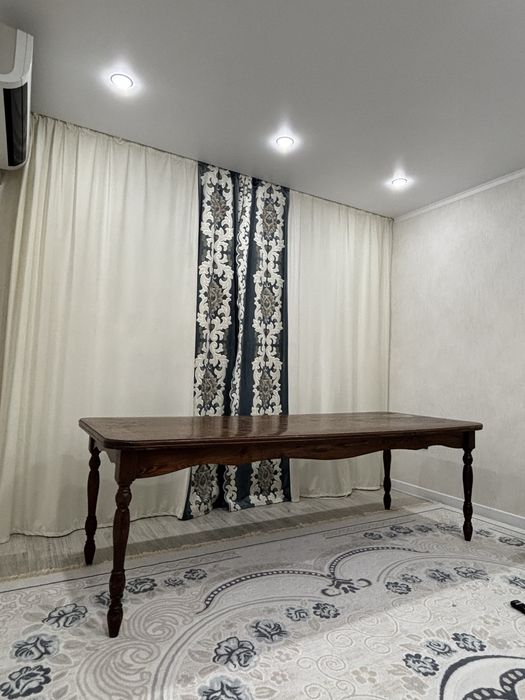 Продам стол гостиный