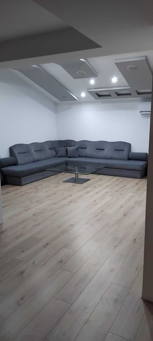 Голям ъглов диван с размери 3м /3.5м цена 1550лв