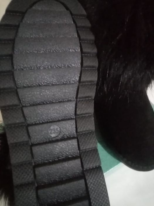 НОВЫЕ,УГИ,,ботинки замша,зима.