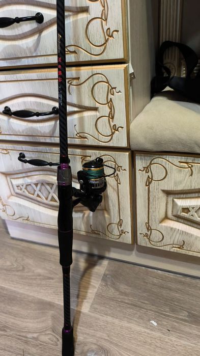 Спиннинг продам  длина 2.10