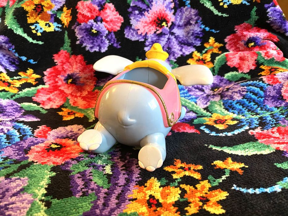 Слоненок Дамбо карандашница