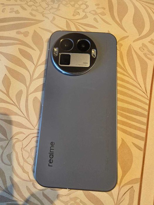 Телефон Realme gt8pro