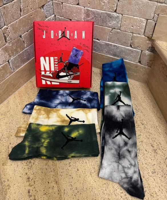 Ароматизирани чорапи в кутия.