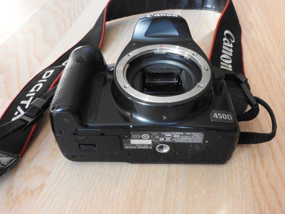 Фотоапарат Canon EOS 450D