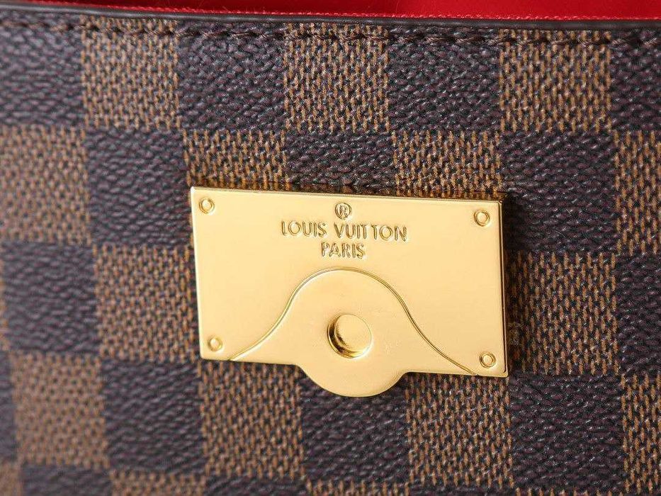 Дамска чанта Louise Vuitton