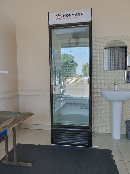 Холодильная витрина HOFMANN HBC-420HF