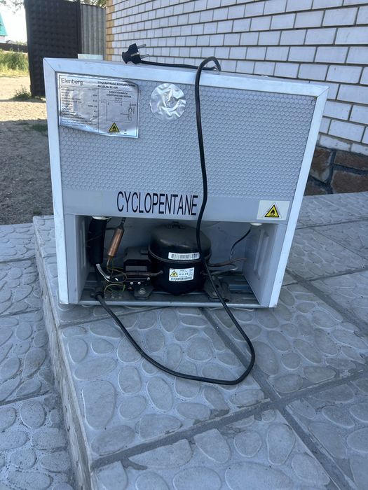 Продам холодильник