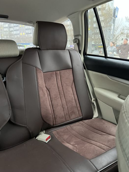 Продам 3d полики на камри и чехлы