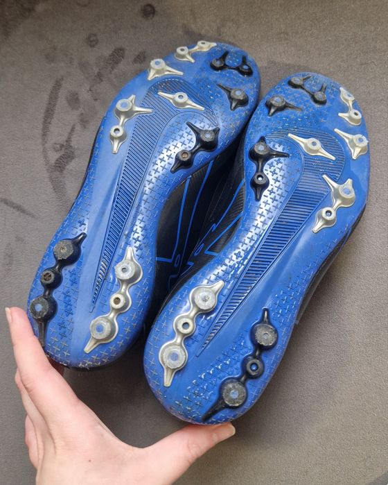 Футболни бутонки