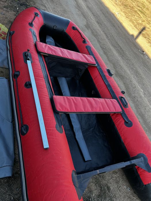 Лодка Bering 340 с мотором