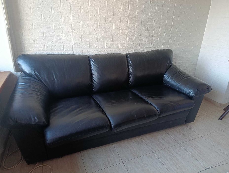 удобен кожен диван