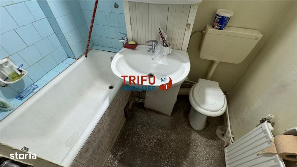 Apartament 4 camere etaj 3, decomandat, zona M-uri