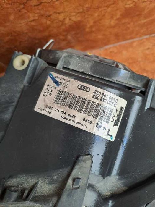 Far stanga Audi A4 B6 Xenon original Europa